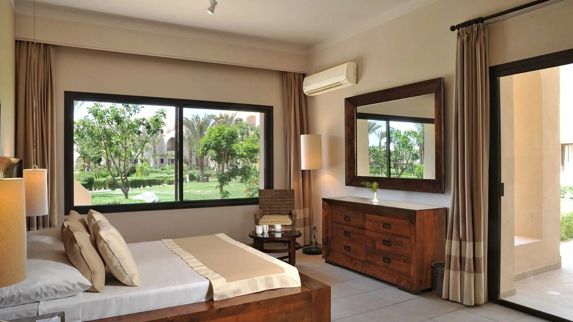 Iberotel makadi saraya resort 5. Jaz makadi saraya palms (ex. Джаз макади сарая резорт. Сарай резорт. Макади сарайя египет.