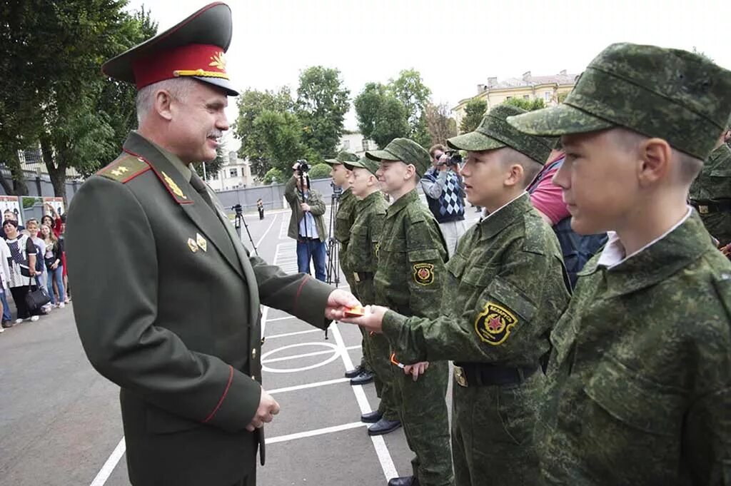 Минское Суворовское военное училище. Военные училища в Минске. Минское СВУ фото. Минское военное Суворовское училище офицеры.