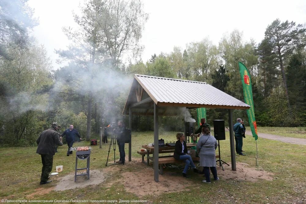 Пикниковые зоны в Москве для шашлыка 2022. Сергиев Посад место для шашлыков. Шашлычок Сергиев Посад. Штраф за шашлыки в лесу 2022.