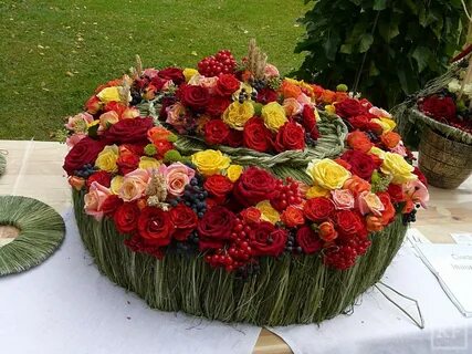 Композиции из цветов на день цветов