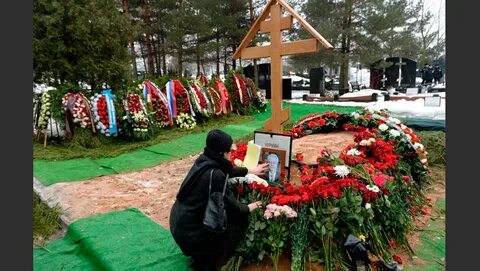 Сегодня троекуровском кладбище