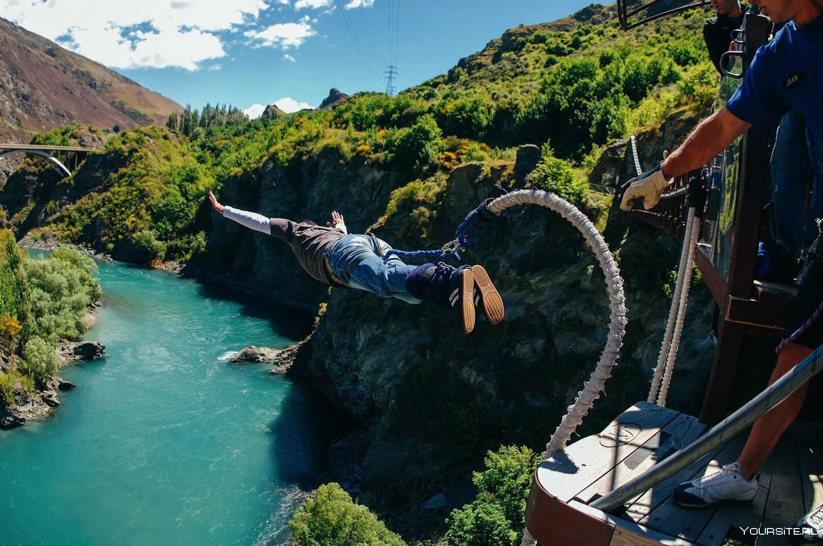 Нестандартные экскурсии. Bungee jumping новая Зеландия. Банджи джампинг в новой Зеландии. Мост Каварау новая Зеландия. Каварау, Квинстаун, новая Зеландия банджи джампинг.