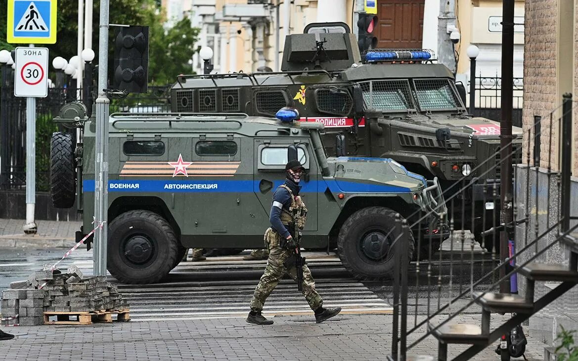 Военный. Патруль военной полиции. Российская Военная техника на Украине. Military Вагнер. Вооруженные выступления против