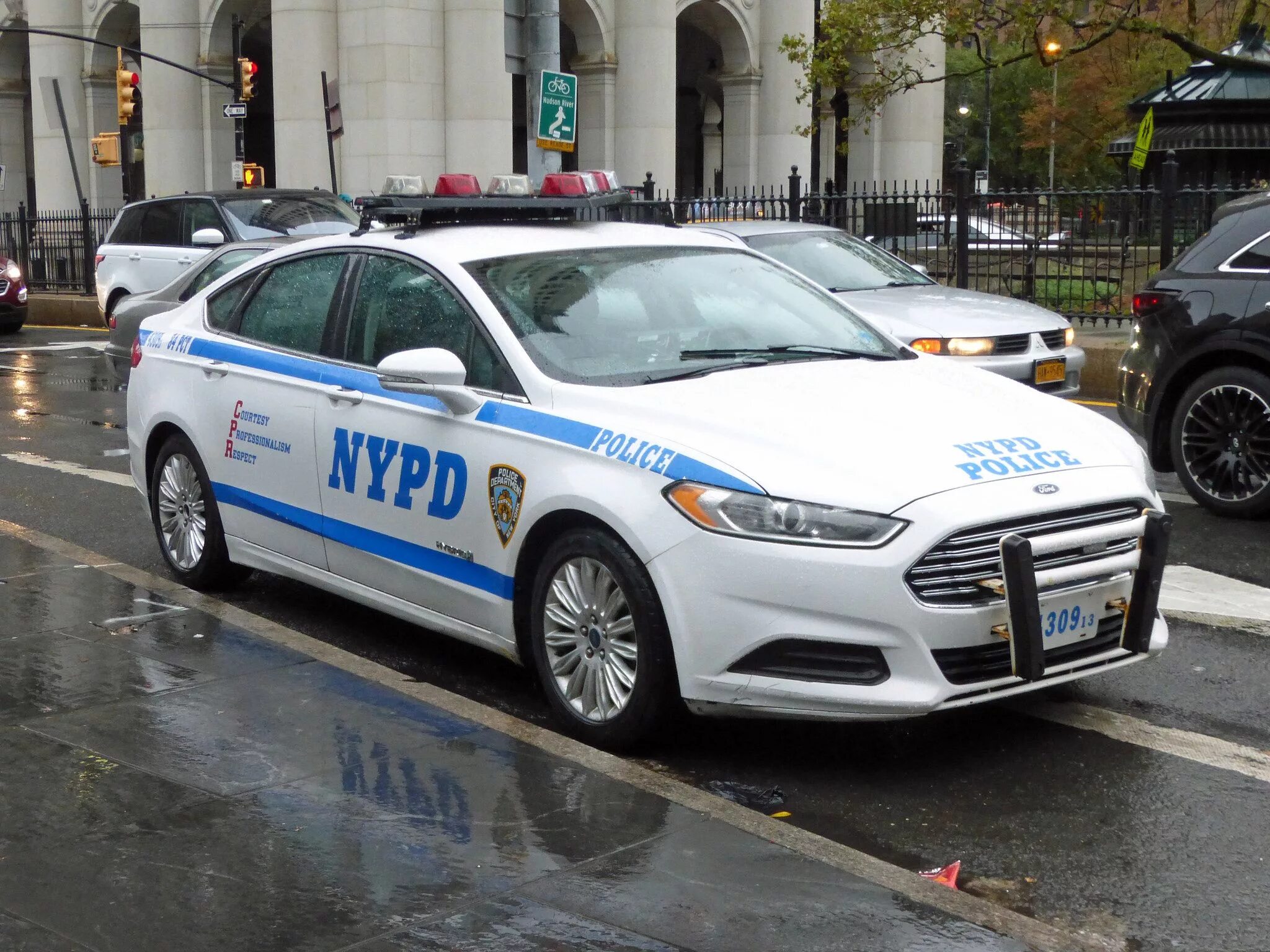 Сколько полицейских машин. Ford Mondeo 2021 Police. Ford Mondeo 5 Police. Форд NYPD. NYPD Police car Ford.