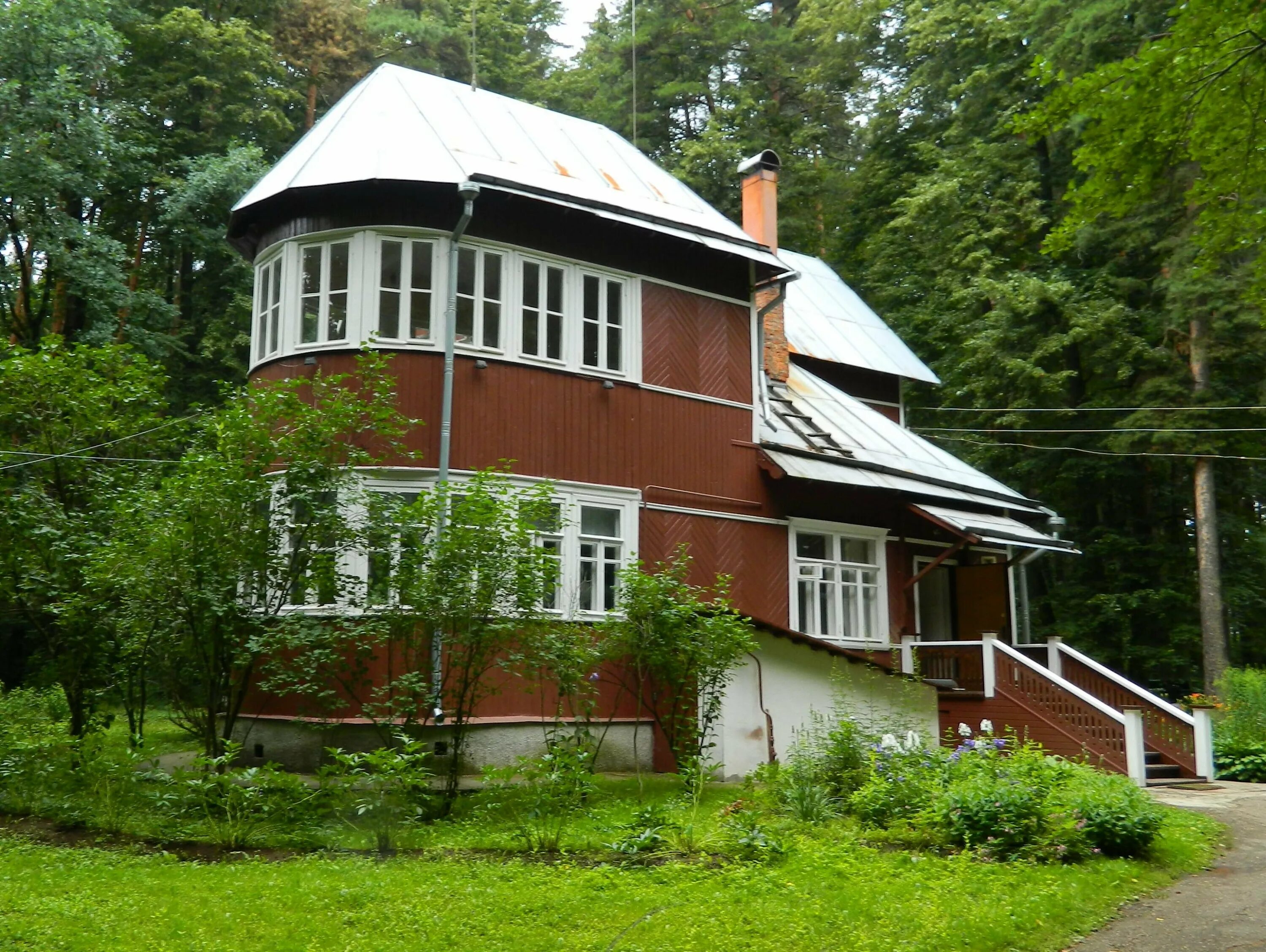 Дачи мгу. Дом Пастернака в Переделкино. Музей Пастернака в Переделкино. Дом-музей Бориса Пастернака в Подмосковье.