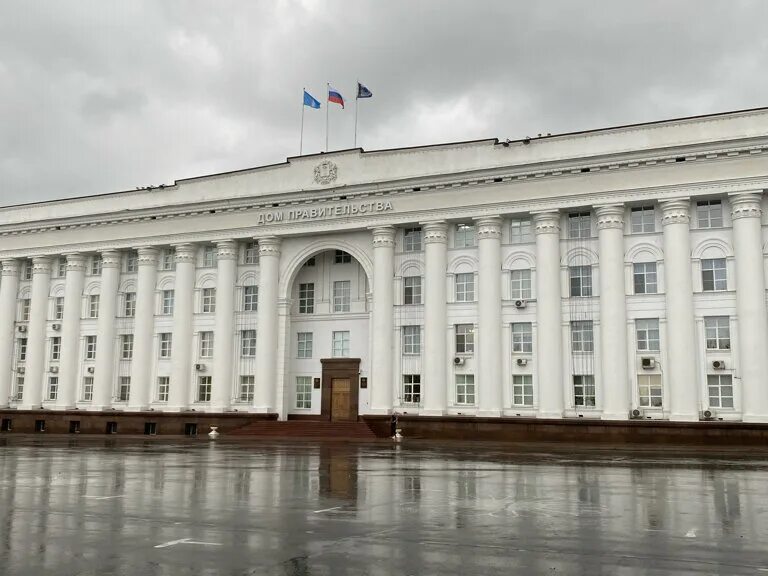 Ульяновск здание правительства. Белый дом ульяновск. Ульяновск область правительство. Дом правительства ульяновск площадь. Дом банкрот ульяновск.