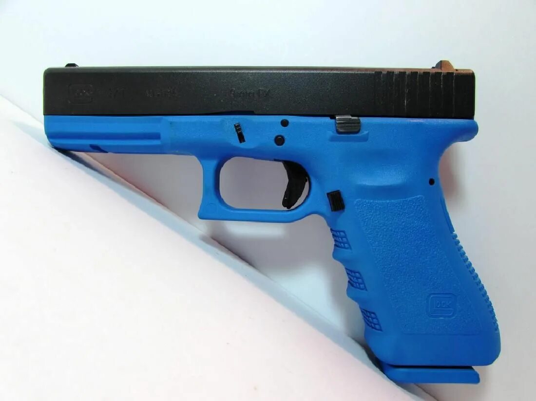 Сигнальный глок. Глок 17 пейнтбольный. глок 17t fx. glock 17t (simunition) 9mm fx. пейнтбольный пистолет глок 20.