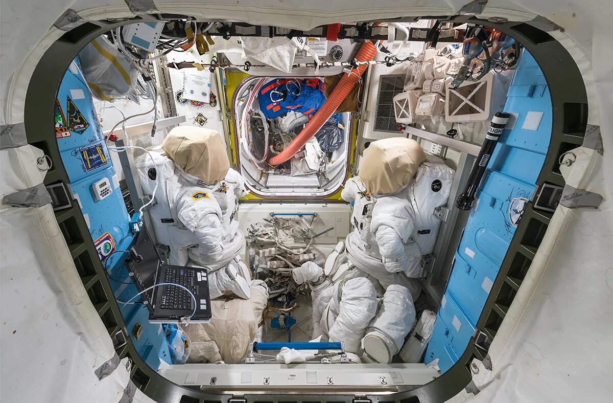Проблема изнутри. Мкс внутри. космическая станция nasa внутри. мкс фото внутри. мкс вид изнутри.
