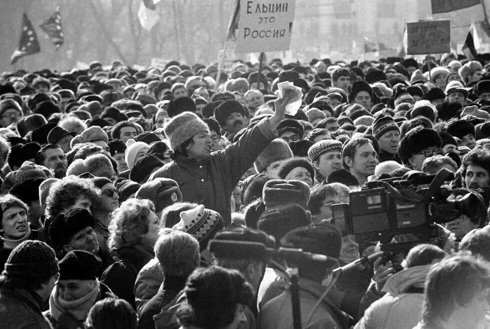 Литва штурм 1991. Штурм телебашни в вильнюсе 1991. Гражданская оборона в вильнюсе. 14 января 1991. Январь 1991 вильнюс.