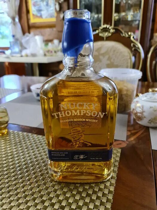 Nucky thompson 0.7 цена. Nucky Thompson виски 0.7. Виски "Nucky Thompson" Blended Scotch Whisky 0.25. Виски с синей крышкой Nucky Thompson. Виски Nucky Thompson набор.