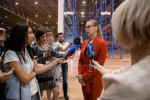 Склад жуковский. Ид логистик. Офис логистической компании. Кристоф менивар. Влате логистик.