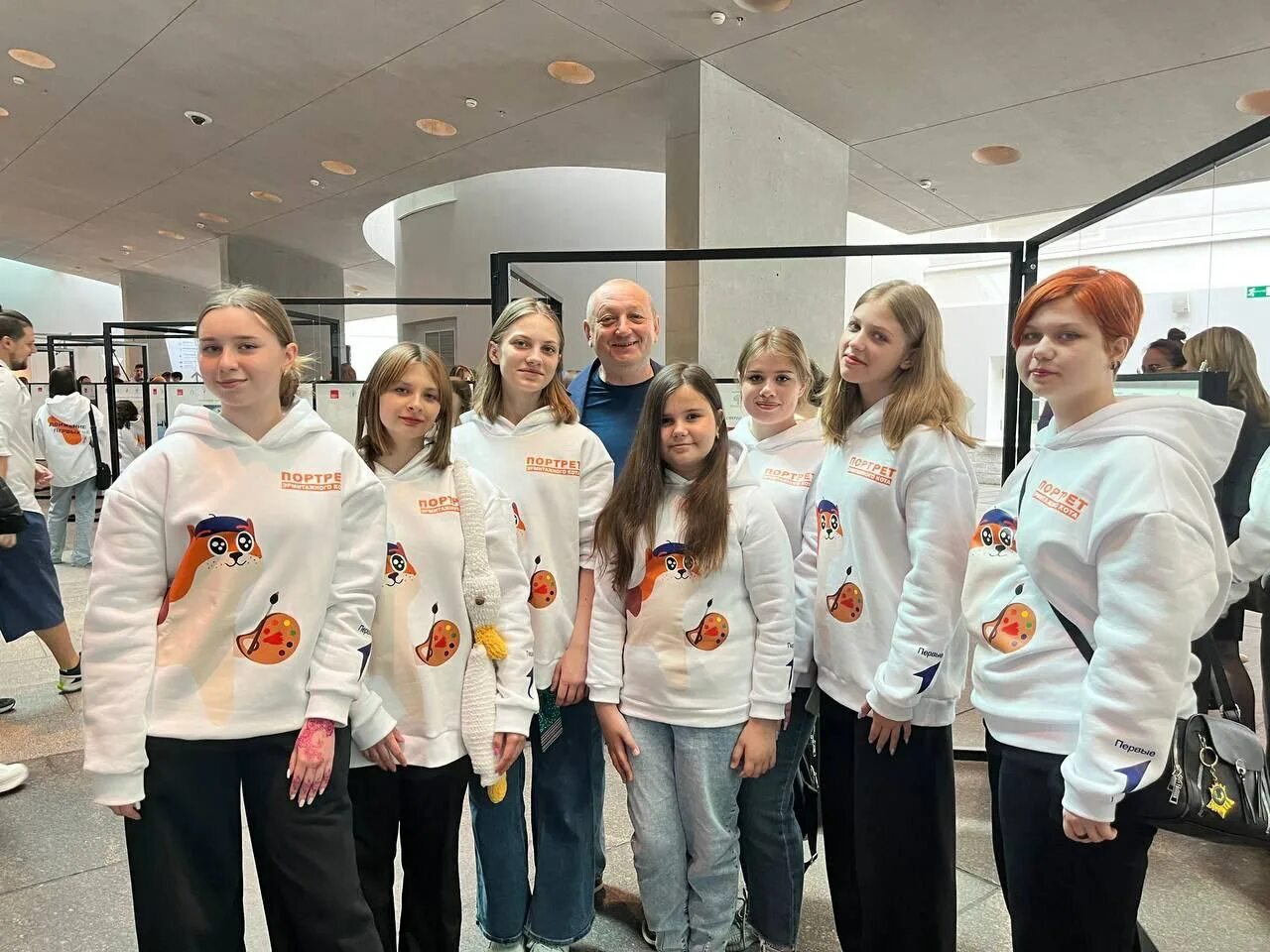 Портрет эрмитажного кота 2023. Конкурс детского рисунка портрет кота. Конкурс детского рисунка портрет кота. Победители конкурса рисунков. Кот эрмитажа конкурс рисунков.