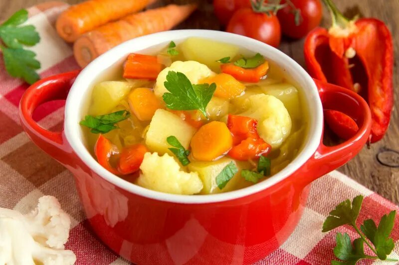 Суп капуста картошка морковь. Овощной суп. Овощной суп для похудения. Овощи для супа. Овощной низкокалорийный суп.