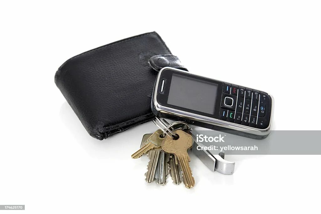 Ценные вещи. Ключ для смартфона. Телефон ключи деньги. Ключ от телефона.