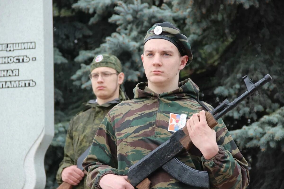 Апрель русский солдат. Молодые солдаты на Украине.