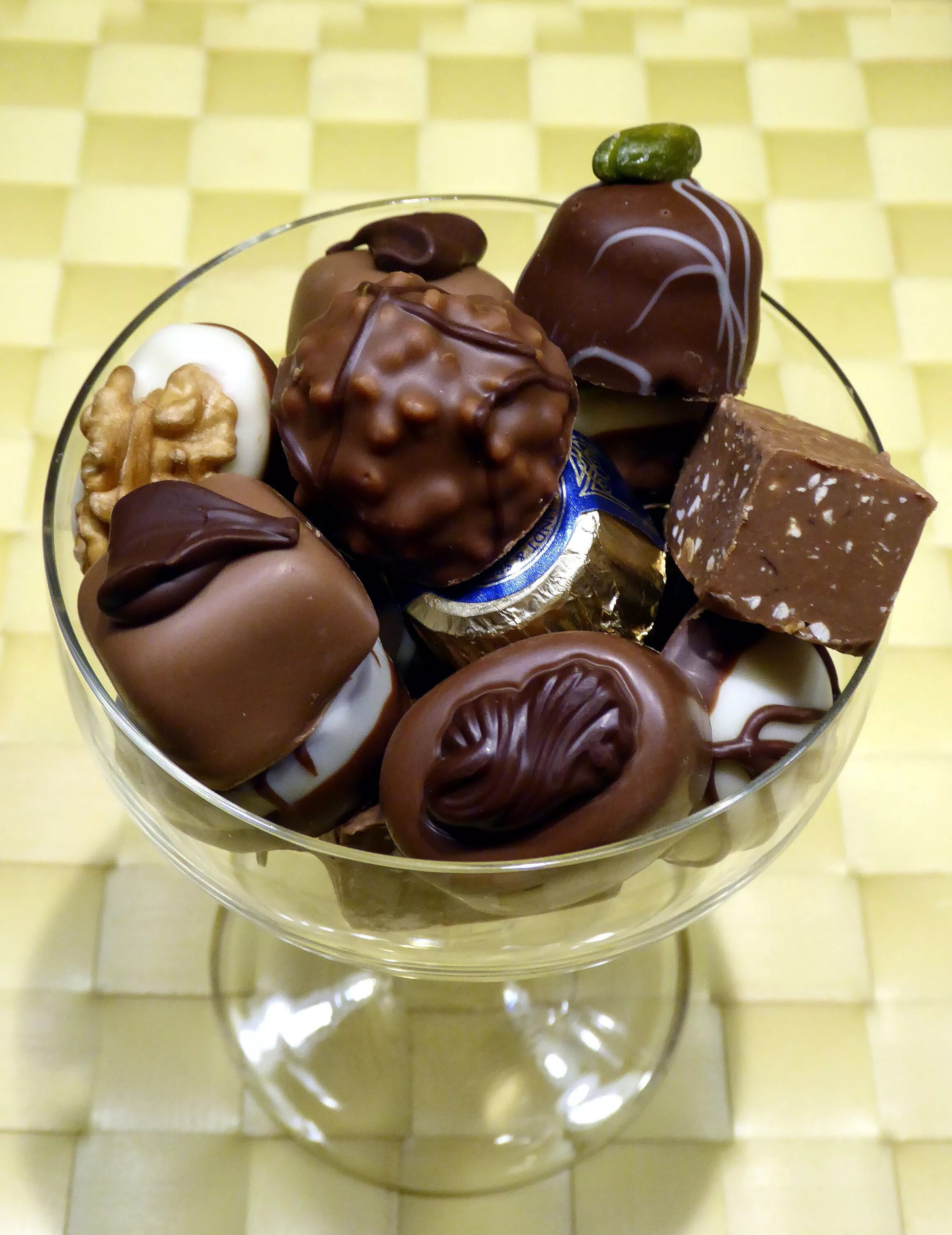 Конфетис. Шоколадные конфеты. Красивые конфеты. Вкусные конфеты. Конфеты шоколад.