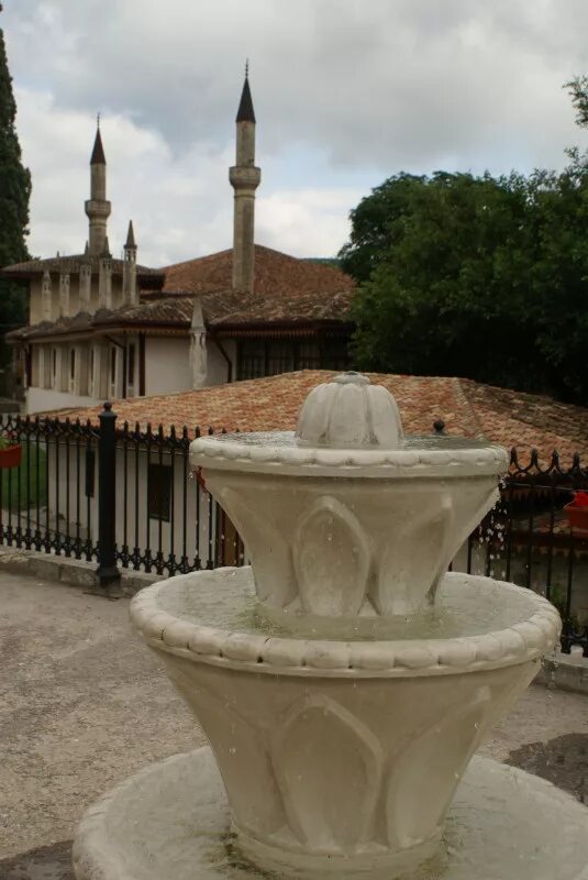 фонтан бахчисарайского дворца. бахчисарай. дворец: бахчисарайский фонтан ханский дворец. фонтаны ханского дворца в бахчисарае. ханский дворец бахчисарайский фонтан.