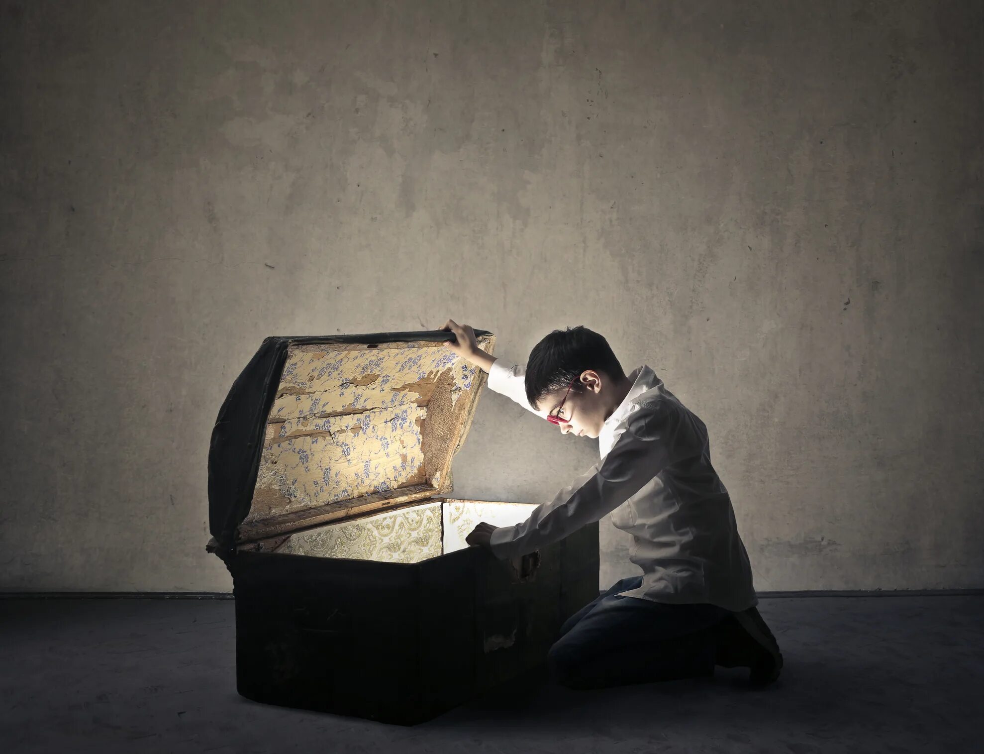 Сундучок с сокровищами. Сундучки для золотых украшений. Сокровища и клады. Клад наполеона. Сундук золота.