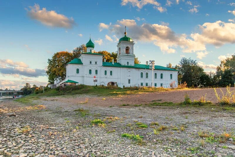 Река великая монастырь. Спасо-преображенский мирожский монастырь. мирожский монастырь псков. спасо-преображенский монастырь псков. спасо-преображенский мирожский мужской монастырь псков.