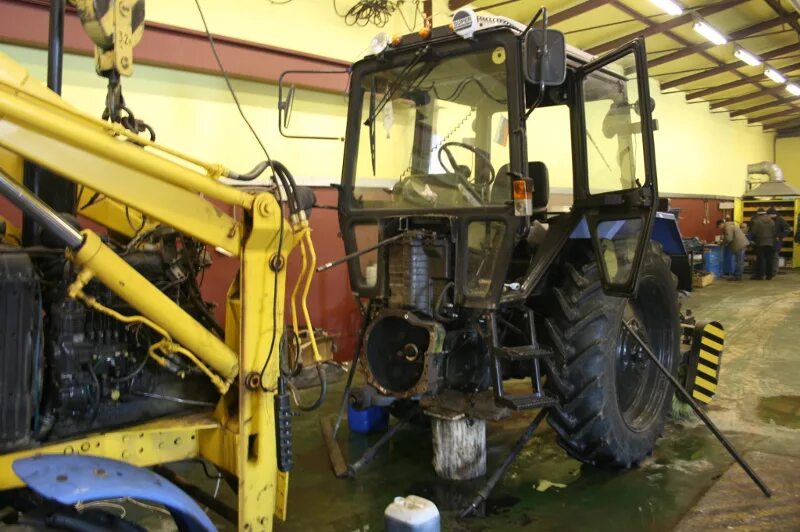 ремонт трактора мтз 82. техническое обслуживание трактора мтз 82. мтз 82 тех обслуживание. подготовка трактора мтз-82. разобранный трактор мтз 82.