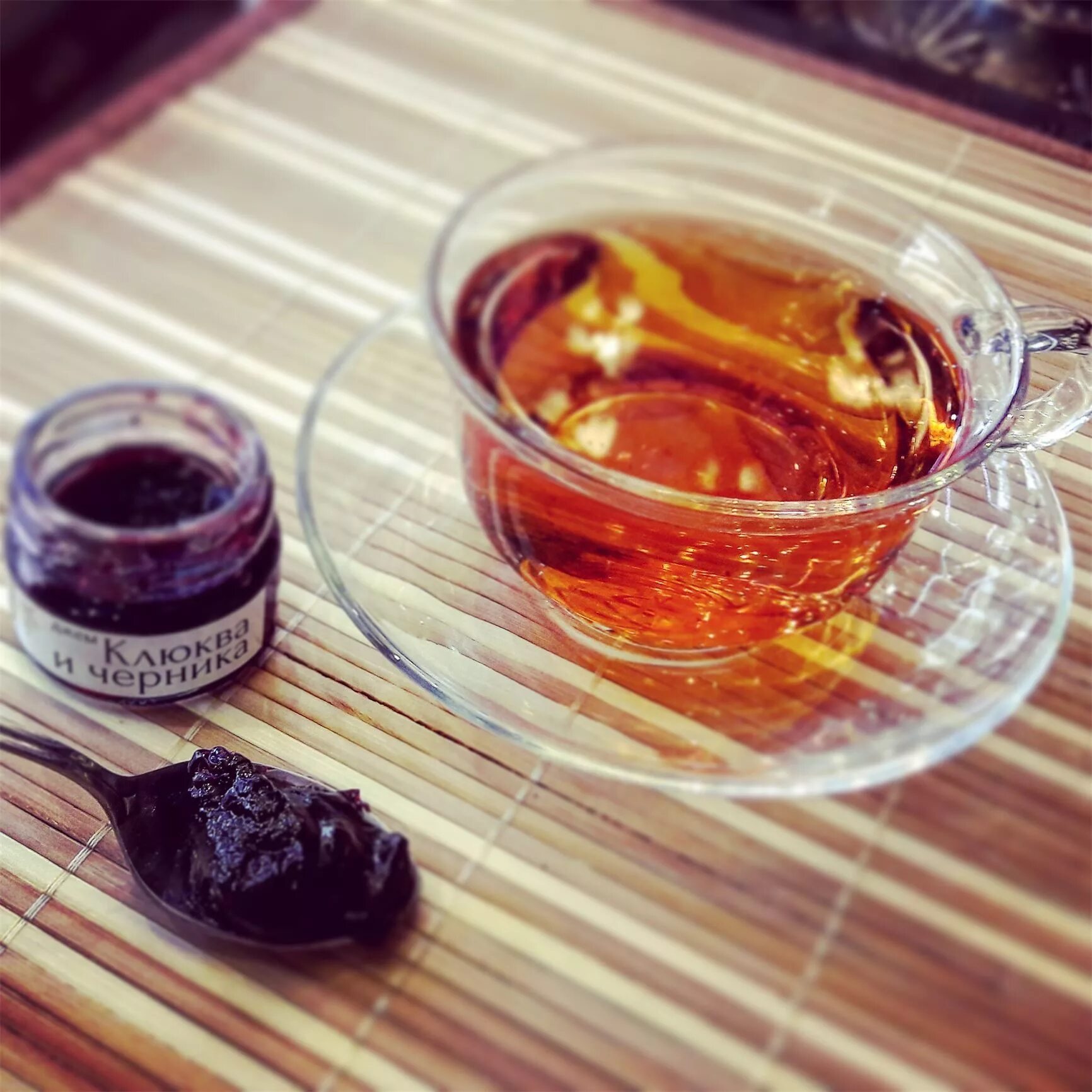 Кружка чай. Чай в кружке. Чашка чая с бергамотом. Чай с бергамотом. Горько сладкий чай