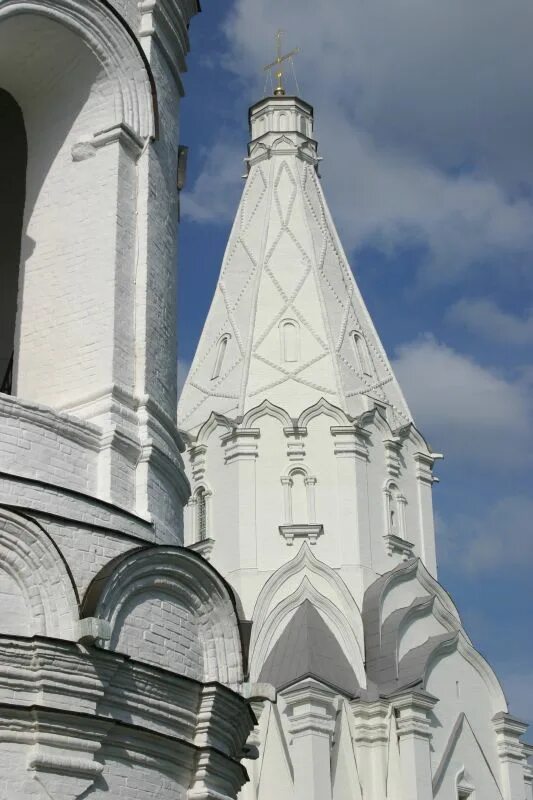 Шатровая церковь коломенское. Шатровый храм вознесения в коломенском. Шатровая церковь коломенское. Шатровый храм вознесения в коломенском. Храм весения в коломенском.