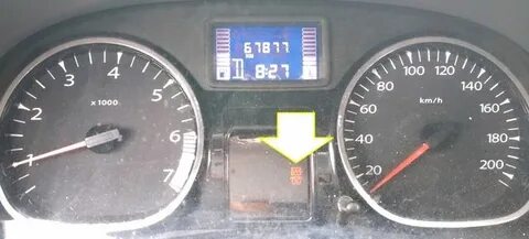 Пила на панели рено