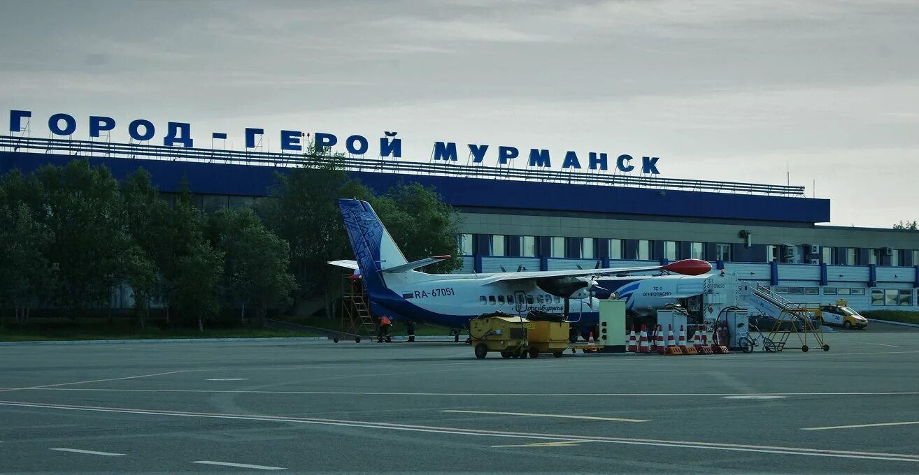 Аэропорт мурманск телефон. Аэропорт Мурмаши Мурманск. ММК Мурманск аэропорт. Старый аэропорт Мурманск. Аэропорт Мурманск 1985 год.