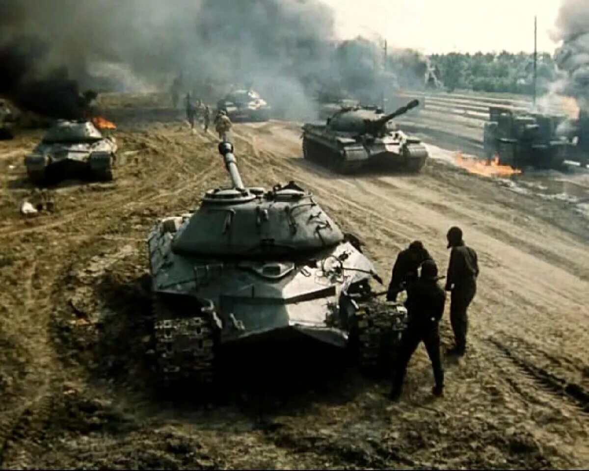 Немецкие танки в советских фильмах. Танковый бой. Танки в фильмах про войну. Танковая атака.