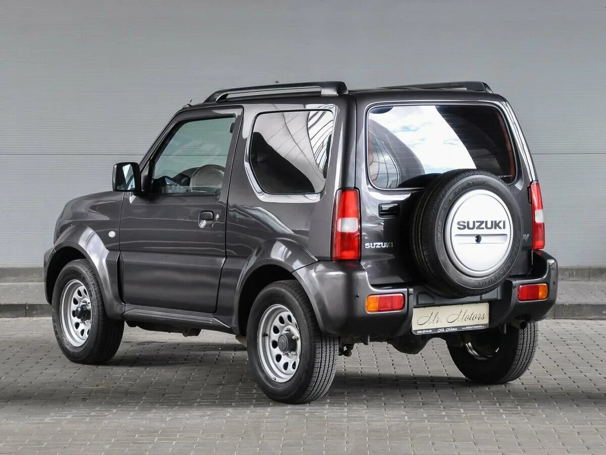 Сузуки купить 2014. Suzuki Jimny 3. Suzuki Jimny III Рестайлинг 2. Suzuki Jimny 1. Suzuki 3 поколение Jimny 2020.