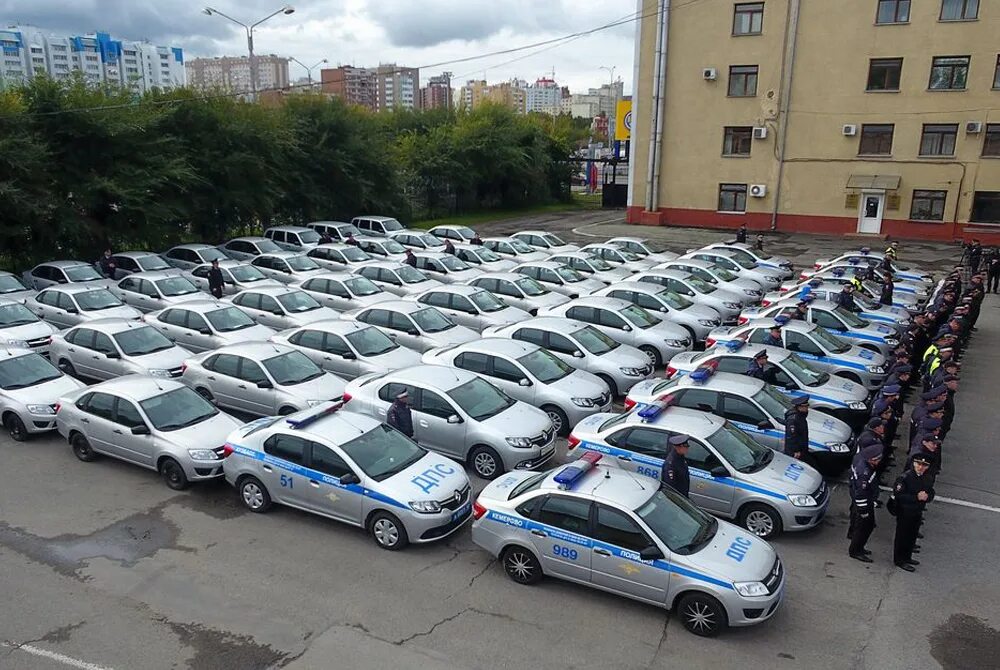 Оперативно-служебный автомобиль. Специальный звуковой сигнал. Автопарк полицейских машин в россии. Служебные машины. Аос пожарный автомобиль.