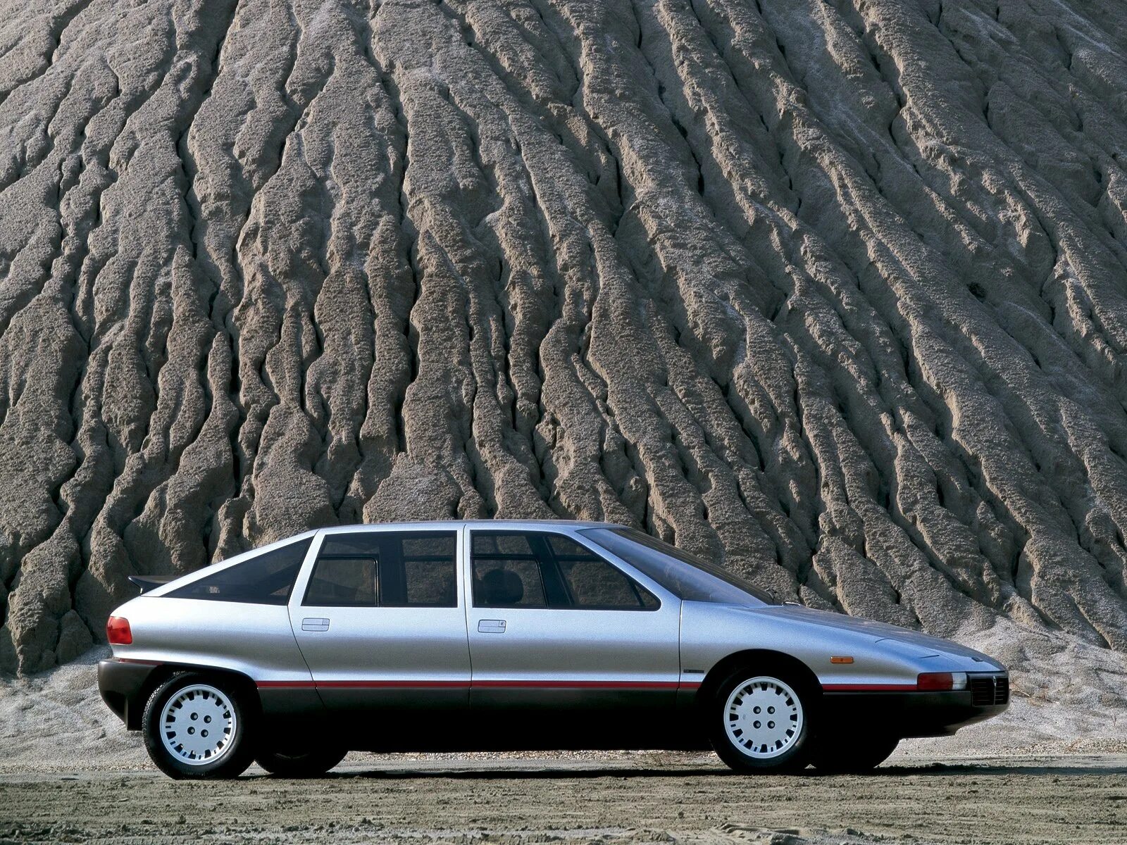 Lancia 1980. Лянча 1980. Lancia Medusa 1980 год. Лансия машина.