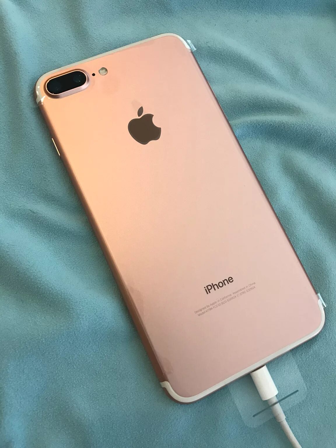 Айфон 7 и 7 плюс. Айфон 7 и 7 плюс. 7s серый iphone. Apple iphone 7 128gb gold. Apple iphone 7 64gb.