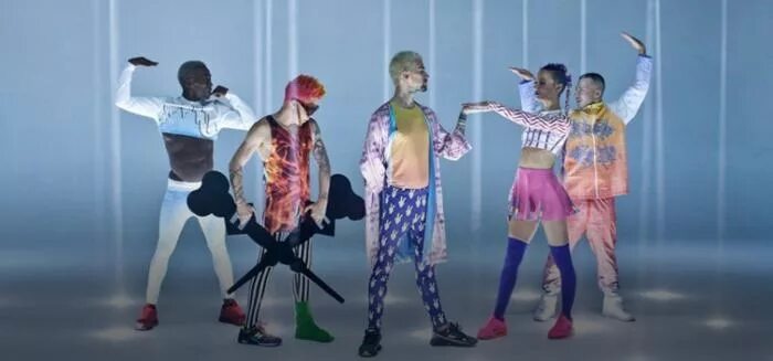 Show санта лючия. Квест пистолс шоу 2021. Девушка санта лючия квест пистолс. Show санта лючия. Санта лючия группа.