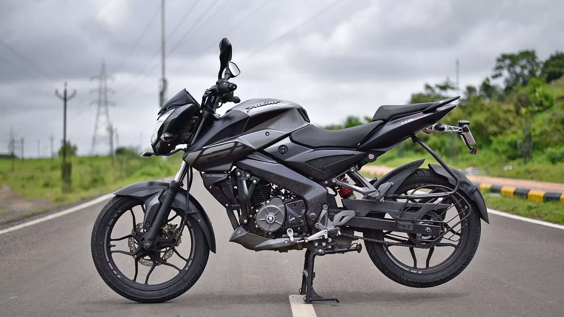 Bajaj pulsar. Bajaj Pulsar NS 125. Мотоцикл Bajaj Pulsar NS 125. Bajaj Pulsar NS 125 черный. Bajaj Pulsar NS 250.