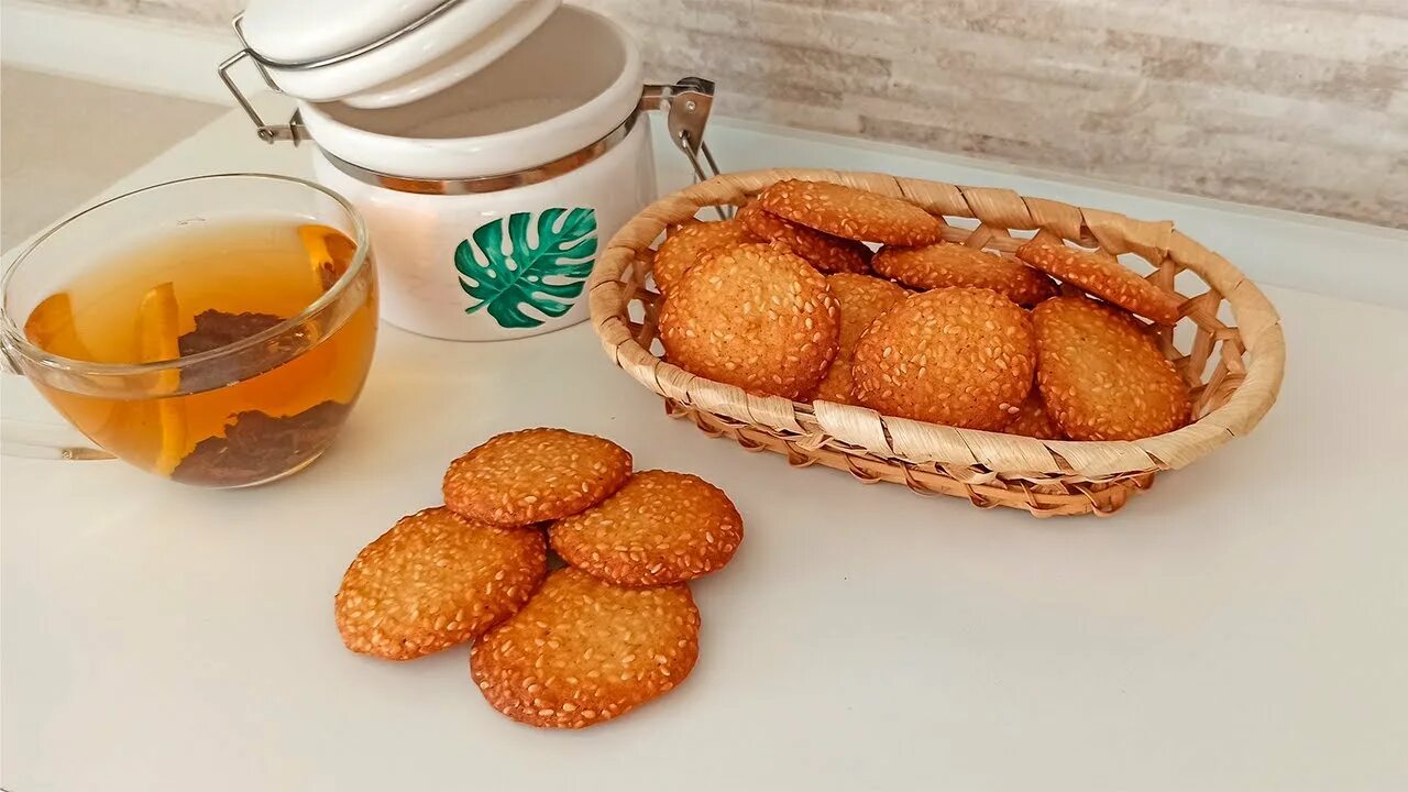Кунжутный гарнир к чаю 5 букв. Кунжутный гарнир к чаю 5 букв. Песочное печенье с кунжутом. Блюда из свербиги. Печенье сезам с кунжутом.