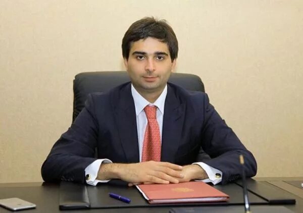 Геккиев заур далхатович. Геккиев султан проректор кбгу. Проректор кбгу геккиев. Геккиев заур далхатович. Султан геккиев кбгу.