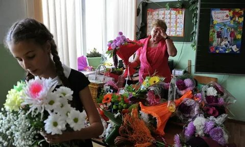 Обязательно ли дарить цветы на 1 сентября