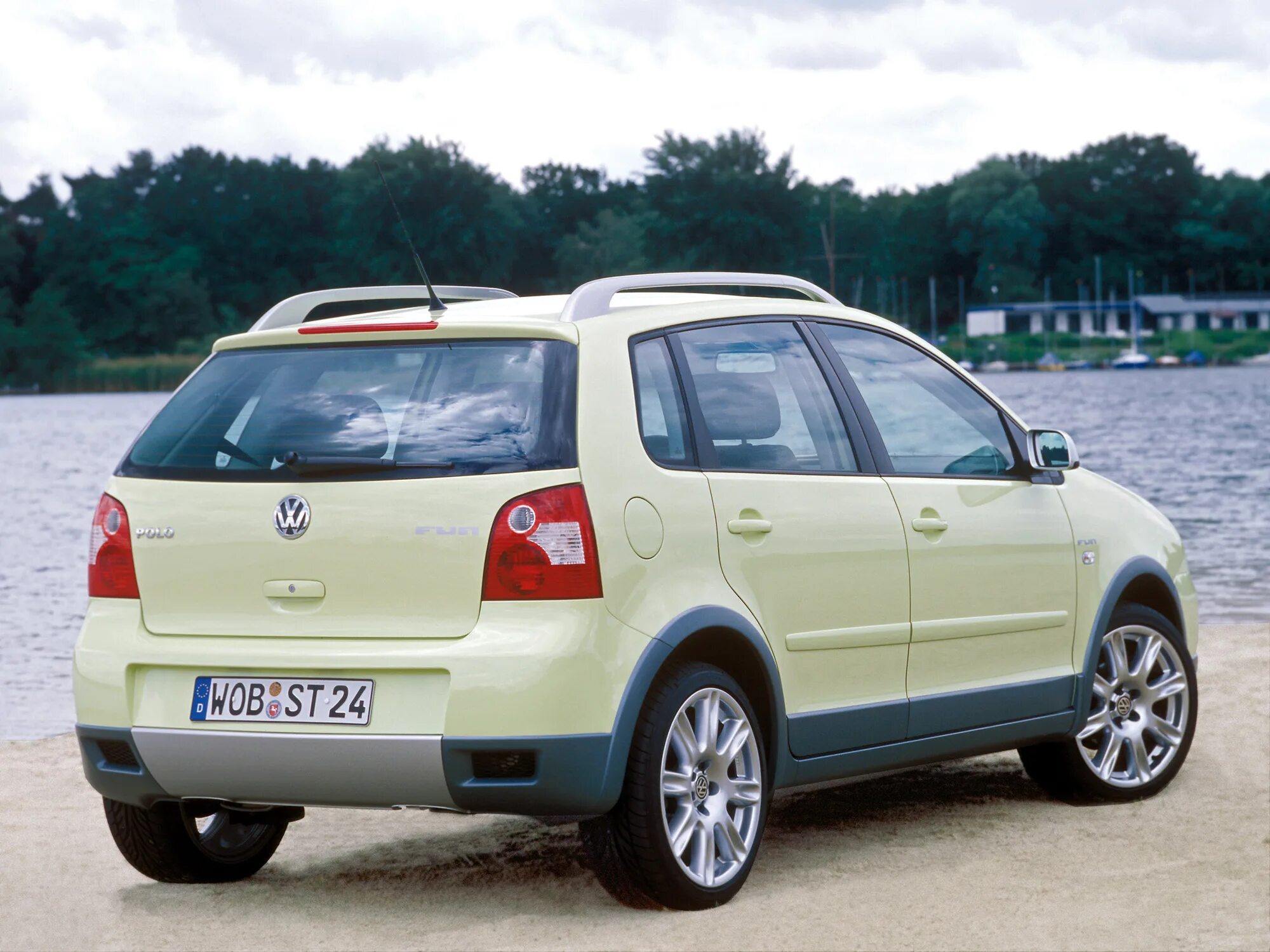 Фольксваген кросс поло хэтчбек. Volkswagen polo fun iv. 1 4 1 fun. Фольксваген поло 2004 хэтчбек. Volkswagen polo 2005 хэтчбек.