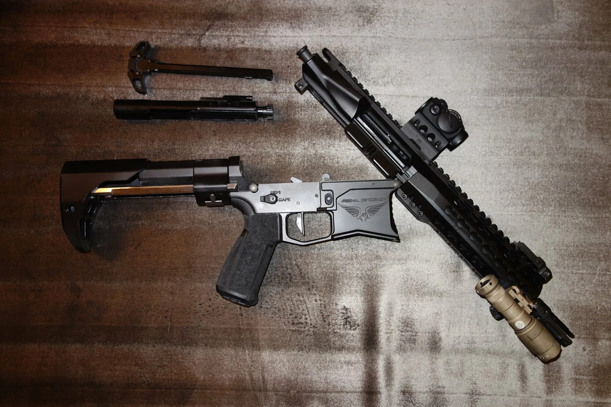 Tactical velociraptor knife. Daniel defense m4a1. M16 300 blackout. Advanced armament. Автомат aklys defense velociraptor 300 blackout.