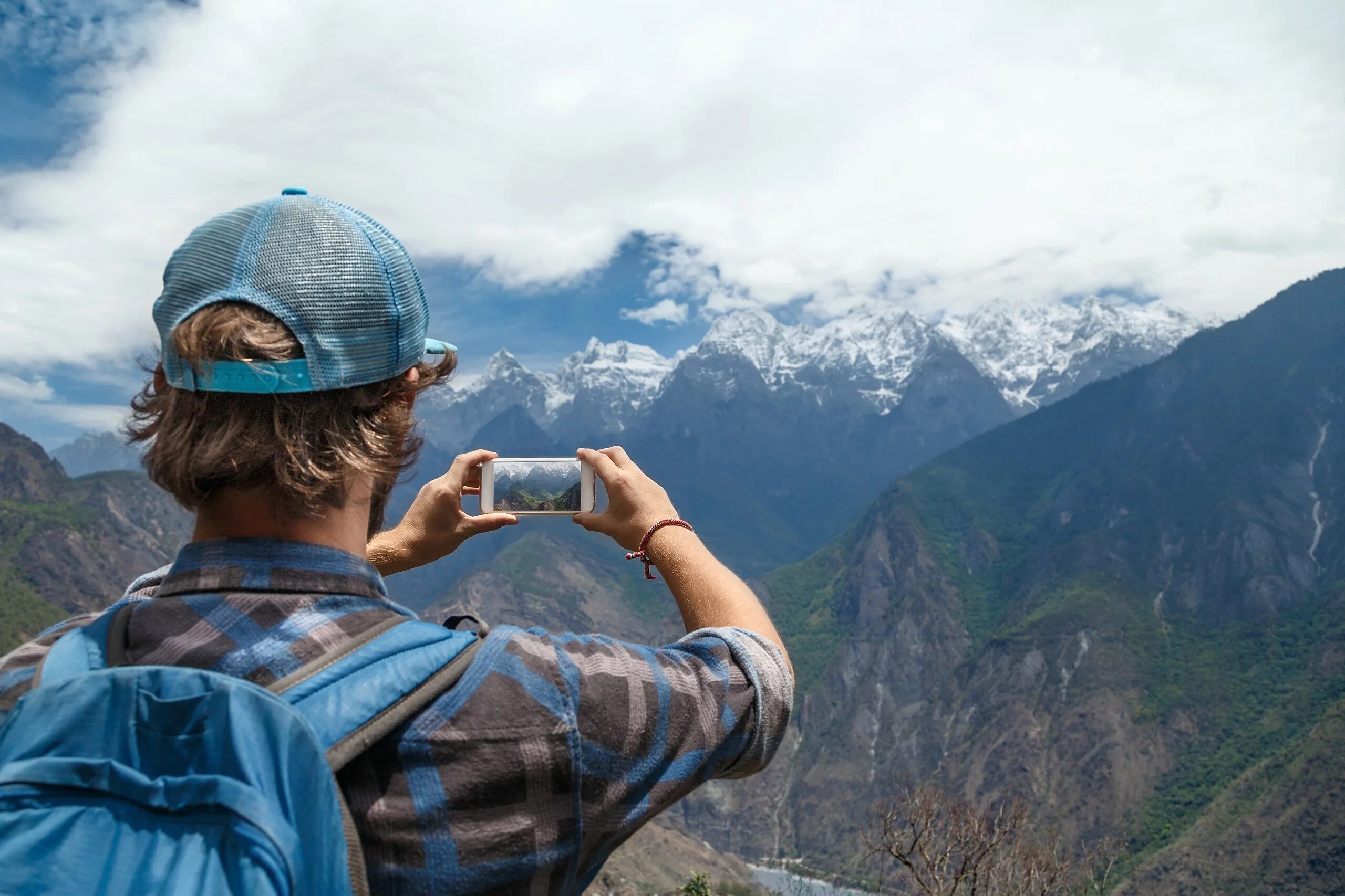 Take a travelling. Отправляемся в путешествие. Путешествия картинки. Travelling цитаты. Фотограф со спины.