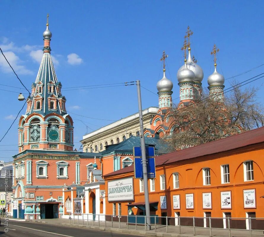 Абрамовъ ул большая полянка 27. Храм метро Полянка Григория Неокесарийского. Церковь Григория Неокесарийского в Москве. Храм Григория Неокесарийского на б. полянке. Москва Церковь Георгия Неокесарийского на большой полянке.