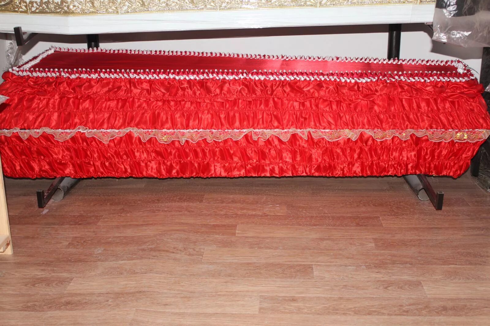 описание домов комнат гробов