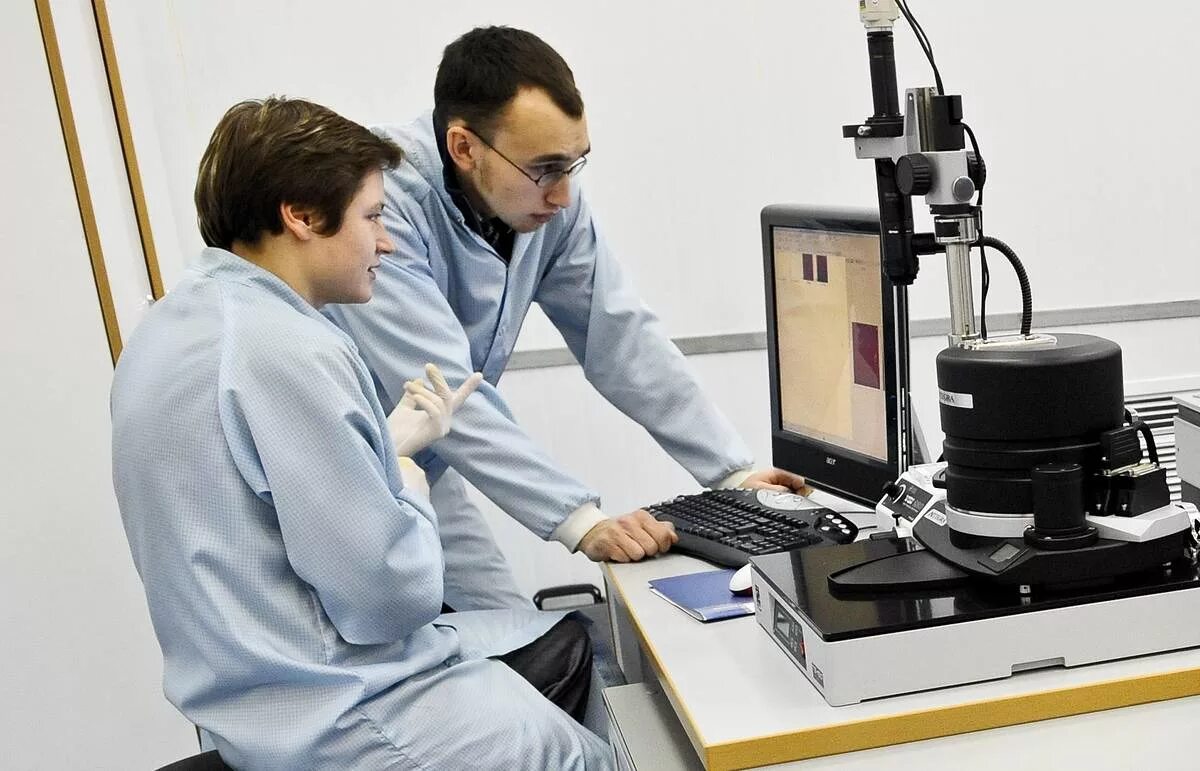 Optical computers