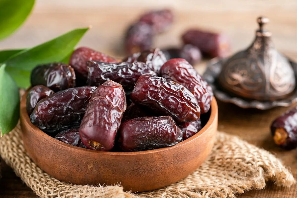 Date treat. Меджул датес. изюм. what are the benefits of dates for health and diet?.