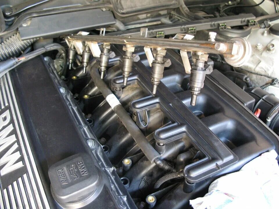 Как снять форсунки двигателя Паліўная рампа рухавіка 21124 (1,6i 16v) зняцце, разборка, зборка і ўстаноўка