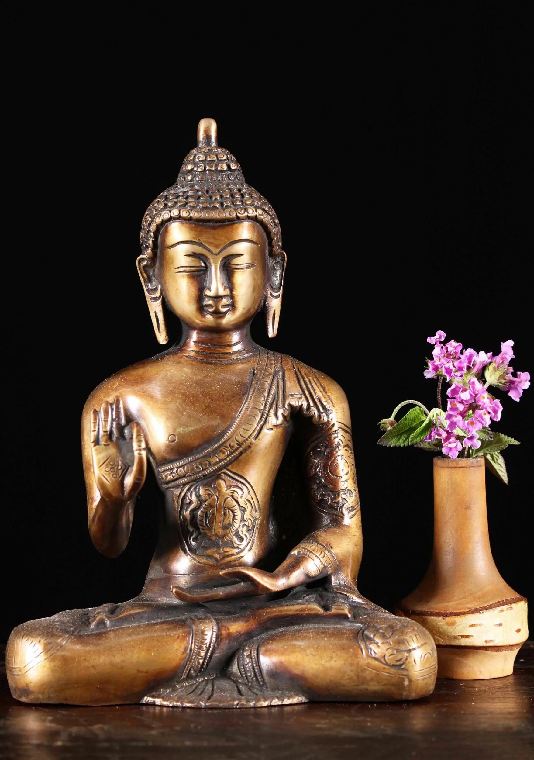 Мудры будды. Будда Шакьямуни. Витарка мудра. Мудра Будды Шакьямуни. Статуи Будды аскета.