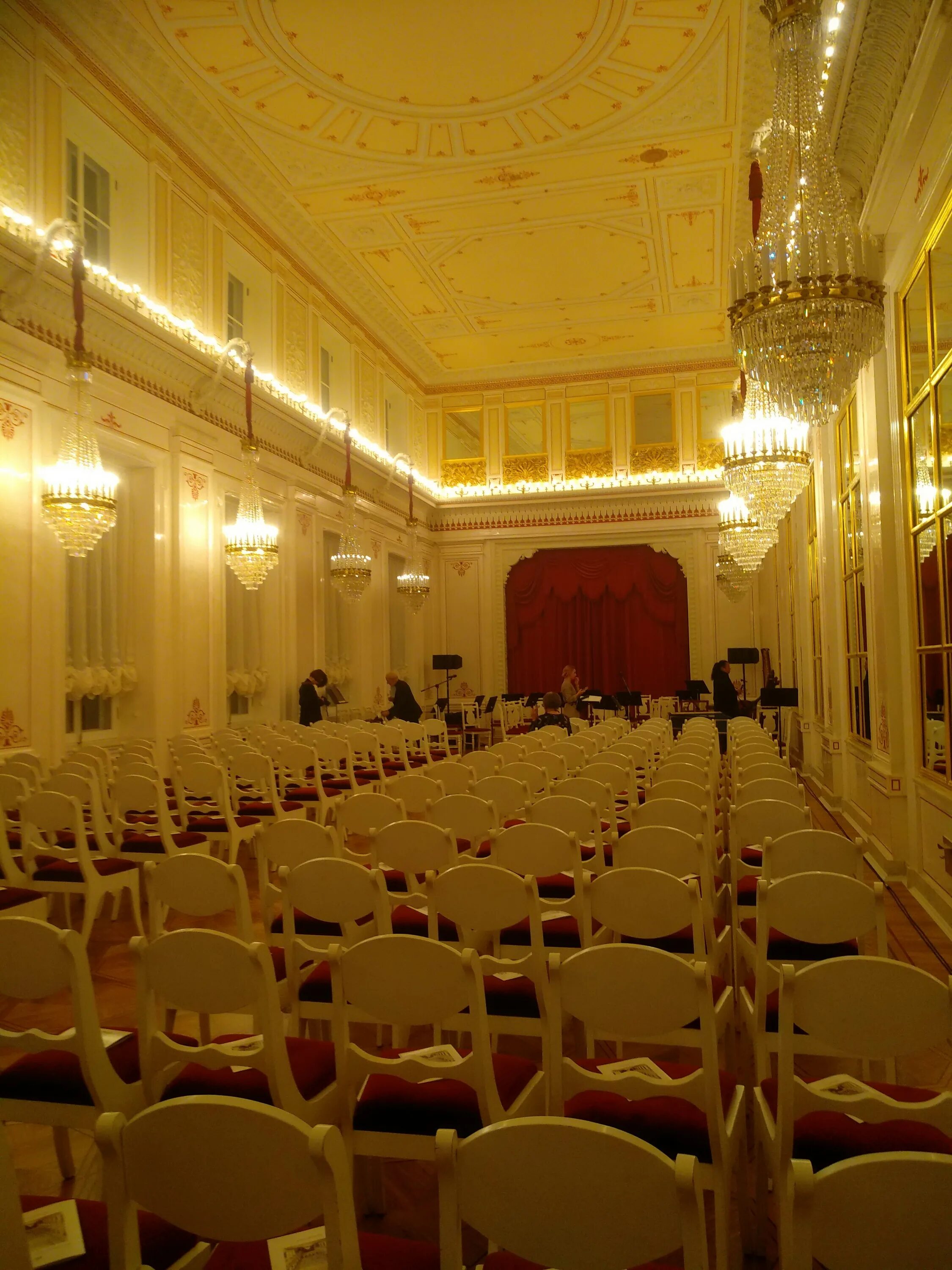 Шереметьевский дворец концерт. Шереметьевский дворец концерт. Шереметевский дворец в петербурге белый зал. Шереметьевский дворец концерт. Шереметьевский дворец в санкт-петербурге белый зал.