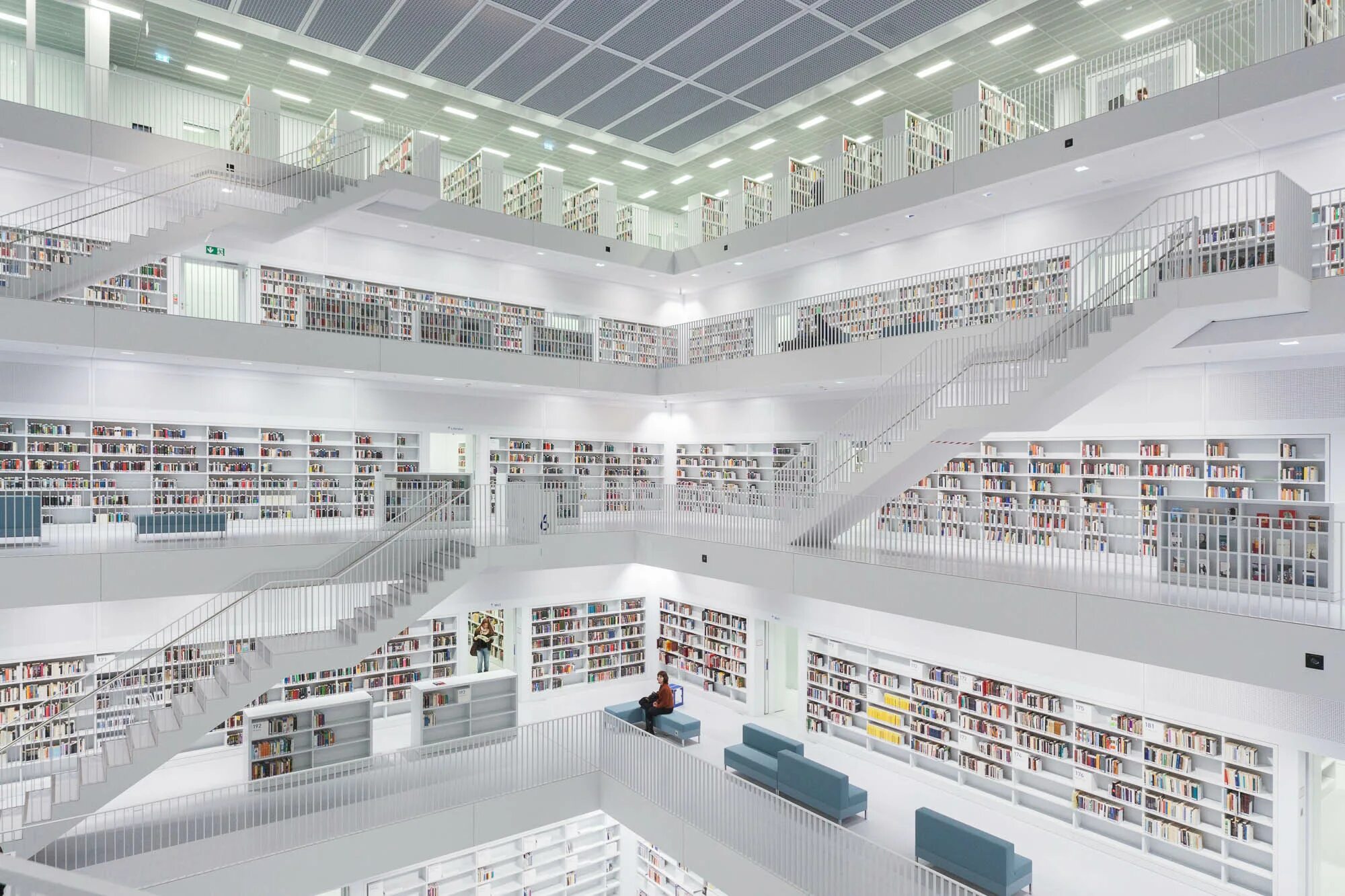 Самая известная библиотека. Штутгарт университет библиотека. Красивая библиотека. Необычные библиотеки.