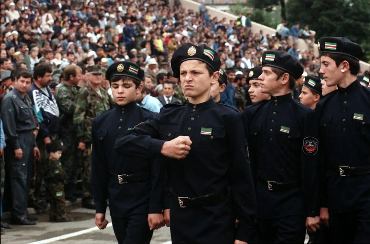 Ичкерия армия Дудаева. Чечня Джохар Дудаев. ЧРИ. Парад Дудаева.